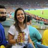 Humorista Miá Mello confere jogo da França e Equador no Maracanã, no Rio