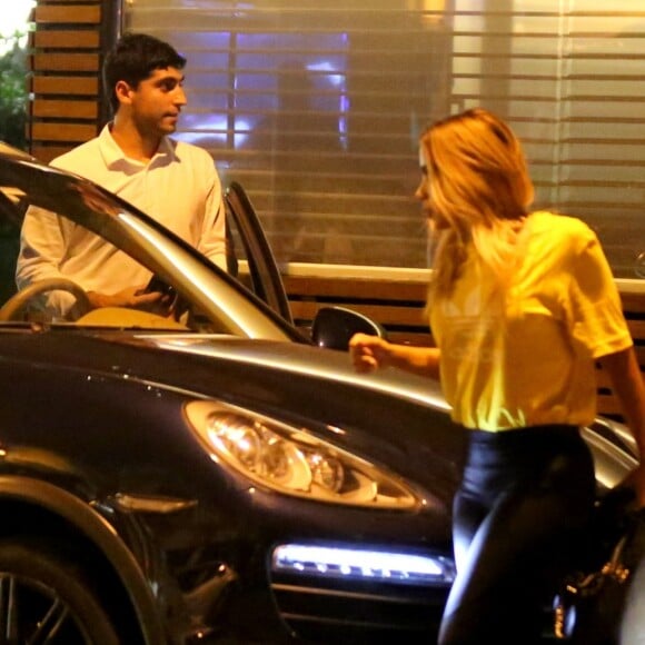 Anitta foi vista em jantar com marido, o empresário Thiago Magalhães