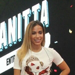 Anitta lançou novo programa no canal Multishow e deu o que falar