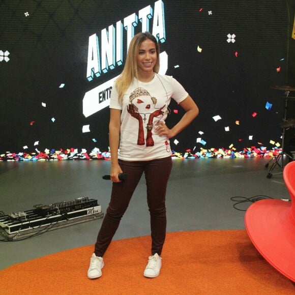 Anitta lançou novo programa no canal Multishow e deu o que falar