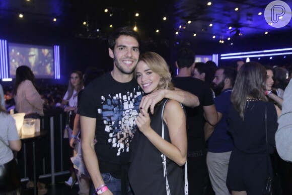Kaká negou que esteja noivo da modelo Carol Dias