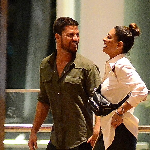 'Claro que mando. Mas bonitinho. Sempre pensando que podem roubar o celular', contou Juliana Paes