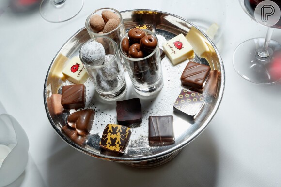 O chocolate é um alimento gorduroso que, quando consumido em excesso, pode ser um incentivo à oleosidade