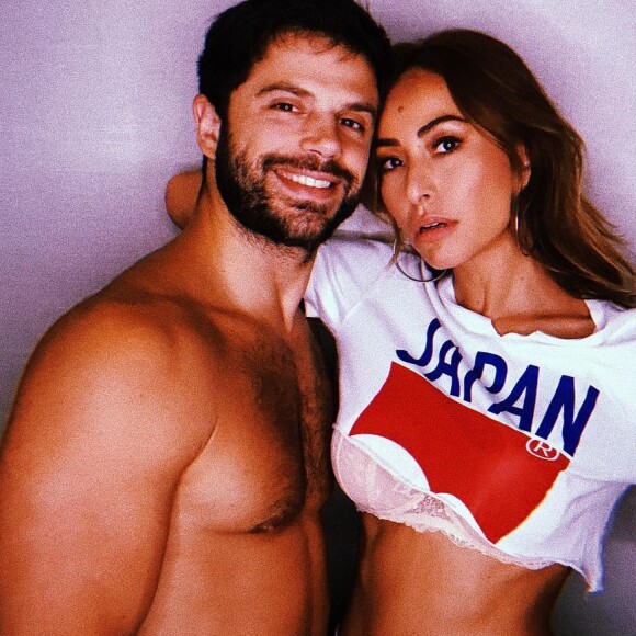 'Ele cuida com todo o carinho, além de fazer panquecas deliciosas!', disse Sabrina Sato sobre Duda Nagle 