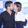 Daniela de Oliveira ganha beijo Sophie Charlotte na pré-estreia do filme 'Aos Teus Olhos'