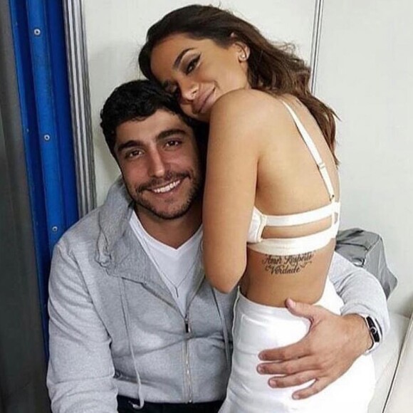 De volta ao Brasil, Anitta sente falta do marido, Thiago Magalhães, que permaneceu em Miami, nos Estados Unidos