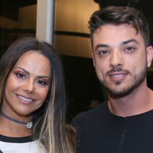 'Que sorte', escreveu Klaus Barros ao compartilhar vídeo com Viviane Araujo