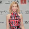 Cate Blanchett é conhecida por ser uma atriz engajada em causas sociais e ao lado de Natalie Portman e Meryl Streep idealizou a fundação Time's Up que reúne recursos para ajudar homens e mulheres que sofreram assédio sexual