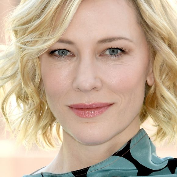 Cate Blanchett comemora cargo de presidente do júri do Festival de Cannes em 2018: 'Estive em Cannes de muitas formas ao longo dos anos. Como atriz, produtora, no mercado, na Gala Esfera e na competição, mas nunca exclusivamente pelo grande prazer de assistir a toda a riqueza de filmes que este festival abriga. Este festival tem um papel fundamental em reunir o mundo para celebrar a história'