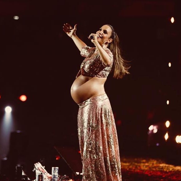 Ivete Sangalo se mostrou empolgada com o trio elétrico em Salvador