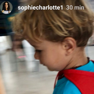 Sophie Charlotte se impressionou com o tamanho do filho, Otto, em foto publicada no Instagram
