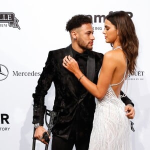 Bruna Marquezine e Neymar prestigiam o baile anual da amfAR, The Foundation for AIDS Research, em São Paulo, na noite desta sexta-feira, 13 de abril de 2018