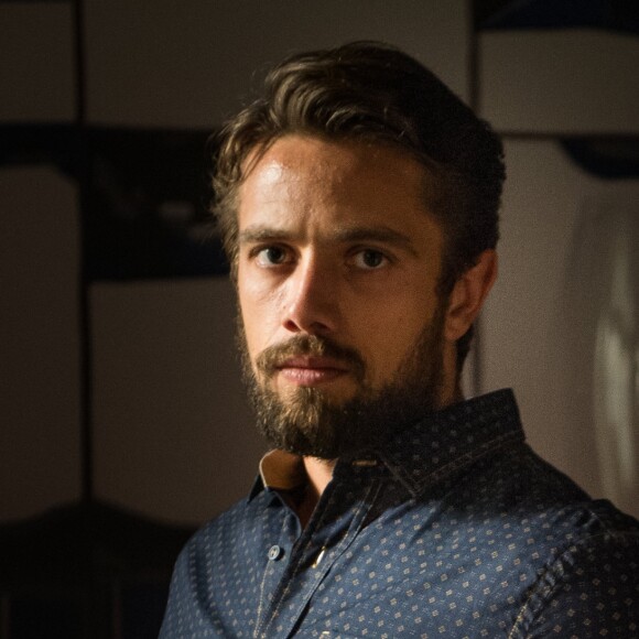 Renato (Rafael Cardoso) atira em Gael (Sergio Guizé) nos últimos capítulos da novela 'O Outro Lado do Paraíso'