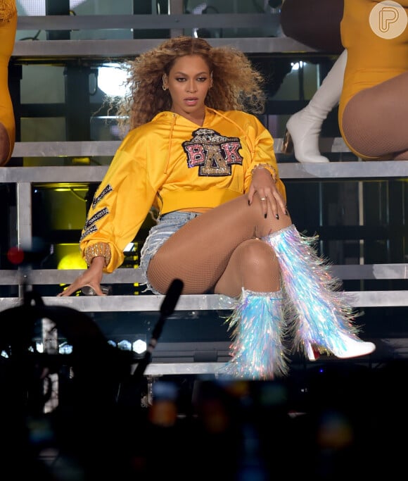 Beyoncé surpreendeu ao trocar de roupa por cinco vezes, todos os looks personalizados da grife Balmain para um show que durou duas horas