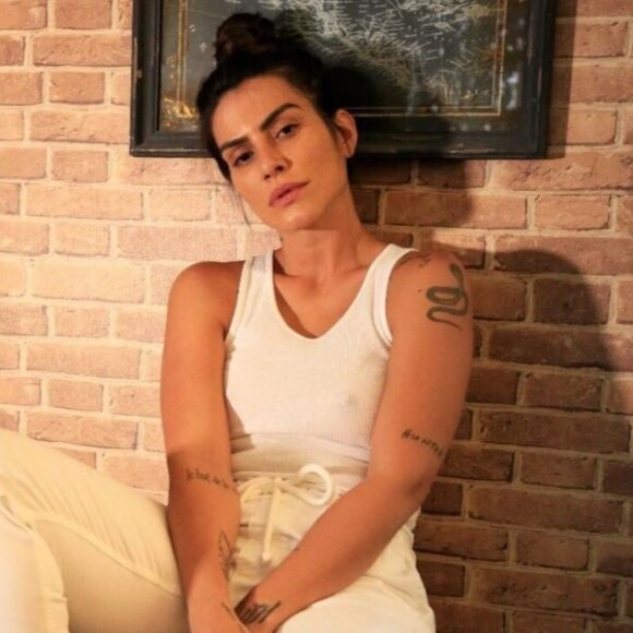 Cleo contou aos seguidores neste domingo, 15 de abril de 2018, que não estava nem com coragem para levantar da cama