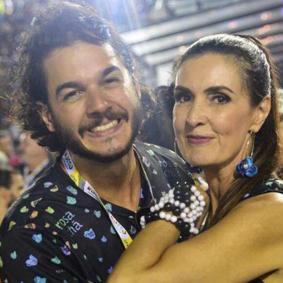 Fátima Bernardes e Túlio Gadêlha conferiram o espetáculo 'Severinos, Virgulinos e Vitalinos' em Pernambuco