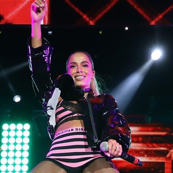 'Não tenho palavras pra agradecer o carinho do público de Miami', comemorou Anitta no Instagram