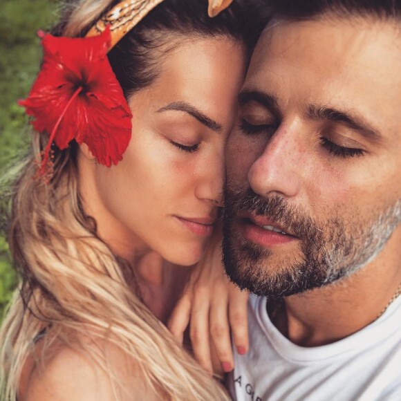 Títi já pede para os pais, Giovanna Ewbank e Bruno Gagliasso, um irmão
