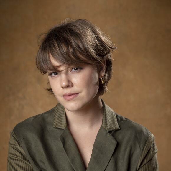 Maria (Alice Wegmann) é a irmã de Nonato (Marco Pigossi) e filha de Cássia (Patricia Pillar). Vai se apaixonar por Hermano (Gabriel Leone), filho de Pedro (Alexandre Nero), apontado como culpado pelo desaparecimento do seu irmão na supersérie 'Onde Nascem os Fortes'