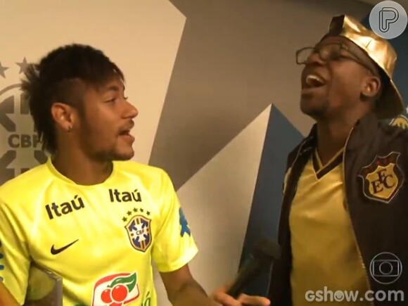 Neymar fez uma homenagem ao amigo Thiaguinho cantando 'Amizade É Tudo', música do cantor