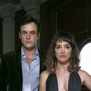 Gael (Sergio Guizé) lamenta suas atitudes contra Clara (Bianca Bin) nos últimos capítulos da novela 'O Outro Lado do Paraíso': 'Eu espanquei a Clara. Amo ela ainda. Mas perdi a Clara, e não vou culpar minha mãe por isso'