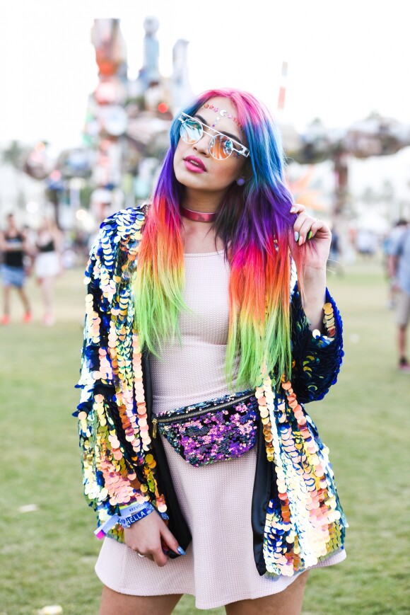 Os cabelos coloridos podem servir de exemplo de tendência que surgiram nas ruas