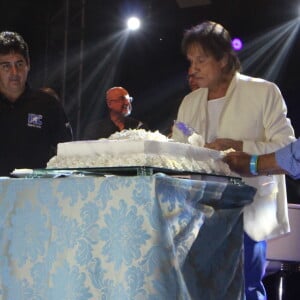 Roberto Carlos comemora aniversário de 77 anos em show em Belém, no Pará, na noite desta quinta-feira, 19 de abril de 2018