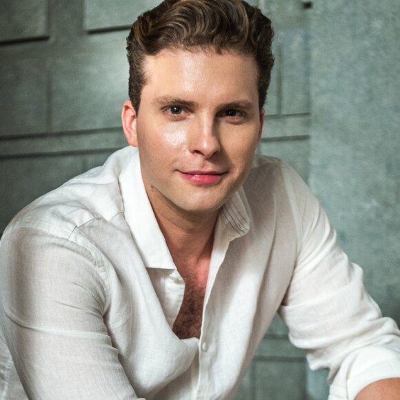 Thiago Fragoso ficará de fora das gravações da reta final da novela 'O Outro Lado do Paraíso'