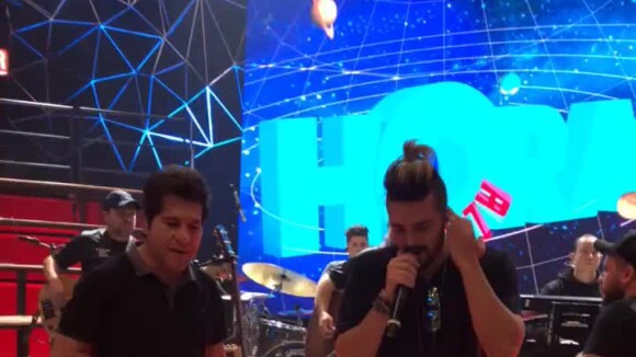 Luan Santana divide palco do 'Altas Horas' com Daniel