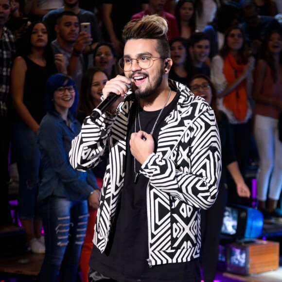 Luan Santana ganha especial por 10 anos de carreira no 'Altas Horas' 