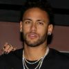 Neymar comemora abandona das muletas, em 21 de abril de 2018: 'Até nunca mais'