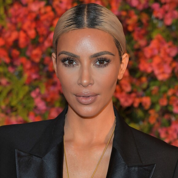Kim Kardashian compartilhou uma foto da família em seu perfil no Instagram nesta segunda-feira, 23 de abril de 2018