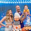 O tema escolhido para a festa de aniversário do filho de Fernando Medeiros e Aline Gotschalg foi basquete