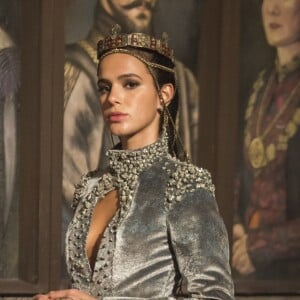 Catarina (Bruna Marquezine) é mandada para a prisão por Rodolfo (Johnny Massaro) nos próximos capítulos da novela 'Deus Salve o Rei'