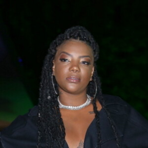 Ludmilla explica escolha do look: 'Tem uma semana que escolhi. Sou muito indecisa e não sabia como ia me vestir, aí preferi escolher com antecedência'