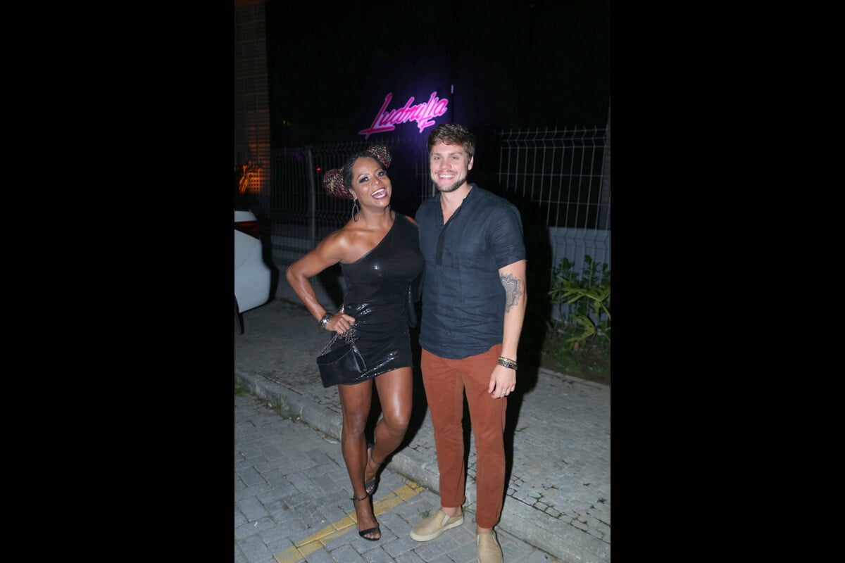 Foto: Adriana Bombom posa com ex-BBB Breno em festa de Ludmilla - Purepeople