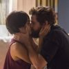 Adriana (Julia Dalavia) beija Nicolau (Alejandro Claveaux) pela primeira vez no capítulo desta quinta-feira, 26 de abril de 2018 da novela 'O Outro Lado do Paraíso