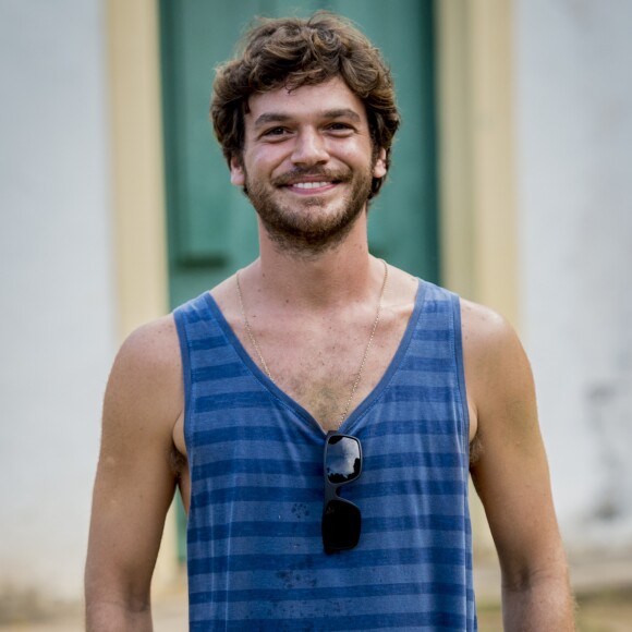 Emilio Dantas mudou o visual e aprovou luzes no cabelo para novela 'Segundo Sol'