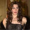 Em 'As Filhas da Mãe' (2001), Claudia Raia viveu a transexual Ramona. Para compor a personagem a atriz apostou em um look longo e repicado