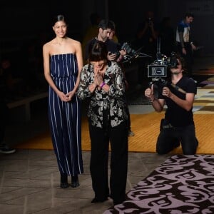 Na pele de Elizabeth, Gloria Pires cruzou a passarela da SPFW