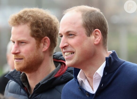 'Príncipe Harry convidou o irmão, o duque de Cambridge, para ser padrinho de seu casamento com Meghan Markle', informou o palácio de Kensington