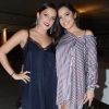 Emilly Araújo com a gêmea, Mayla, no São Paulo Fashion Week, nesta quarta-feira, 25 de abril de 2018