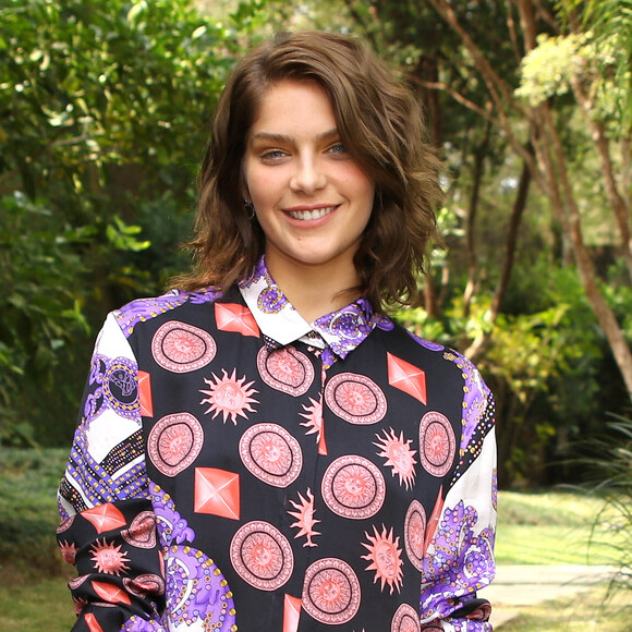 Isabella Santoni esteve em um evento da Mr. Cat na tarde desta quinta-feira, 26 de abril de 2018