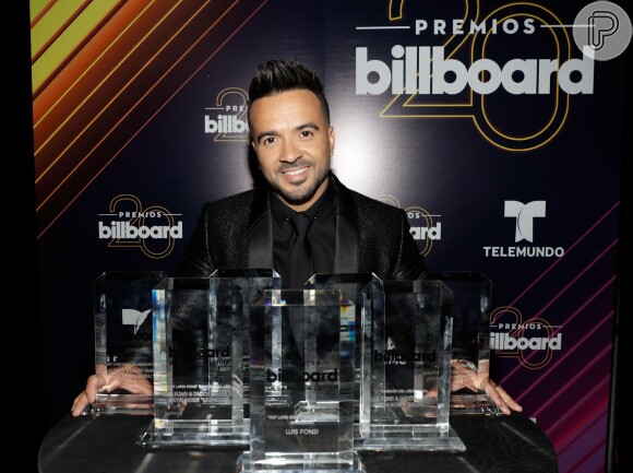 Luis Fonsi venceu 7 categorias no 2018 Billboard Latin Music Awards: 'Canção Hot Latina do Ano'; 'Canção Hot Latina do Ano, Vocal Event'; 'Artista Hot Latino Masculino do Ano'; 'Canção Airplay do Ano'; 'Canção Digita do Ano'; 'Canção Streaming do Ano' e 'Canção Pop Latina do Ano'