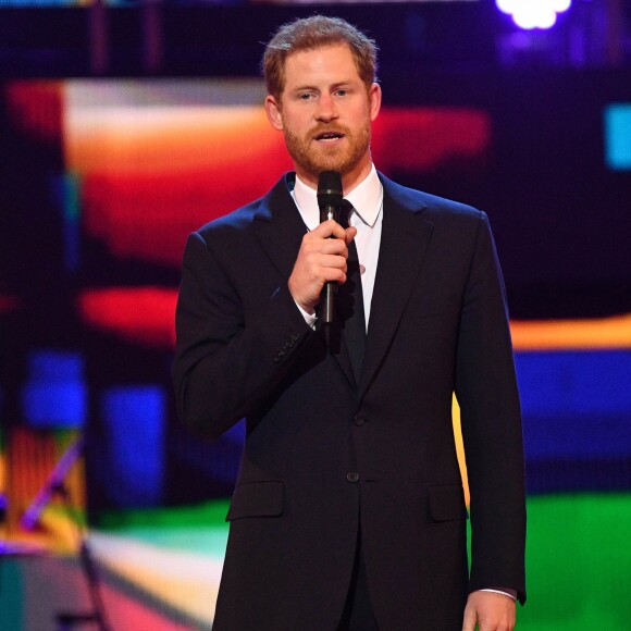 Príncipe Harry procurou ajuda especializada de uma nutricionista para perder peso antes do casamento