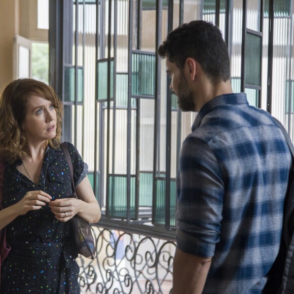 Rafael (Carmo Dalla Vecchia) conta ser pai de um menino para Gabriela (Camila Morgado) no capítulo de terça-feira, 8 de maio de 2018 da novela 'Malhação: Vidas Brasileiras'