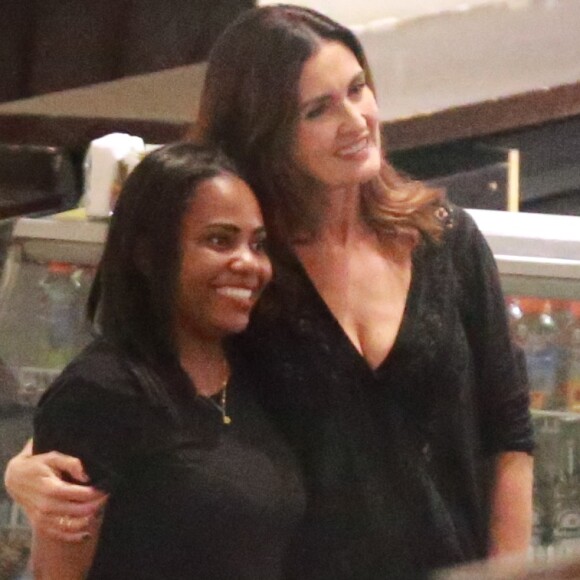 Fátima Bernades posou para foto com fã e Túlio Gadêlha fotografou as duas