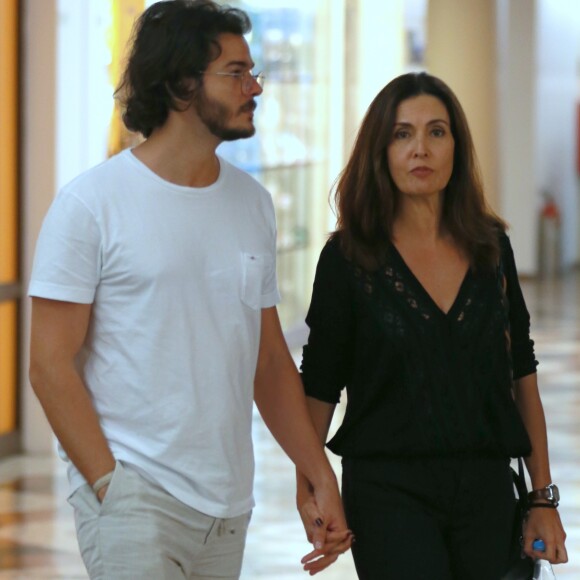 Fátima Bernades e Túlio Gadêlha foram ao cinema para ver o filme 'Aos Teus Olhos', drama protagonizado por Daniel de Oliveira