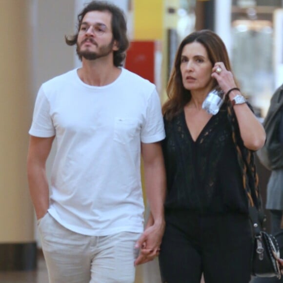 Fátima Bernades e Túlio Gadêlha foram ao cinema do shopping Leblon, na Zona Sul do Rio