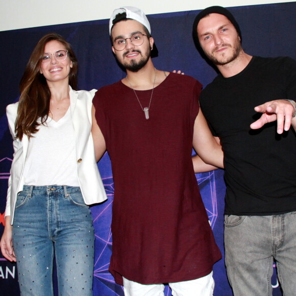 Camila Queiroz e Klebber Toledo explicaram escolha por Luan Santana como padrinho de casamento